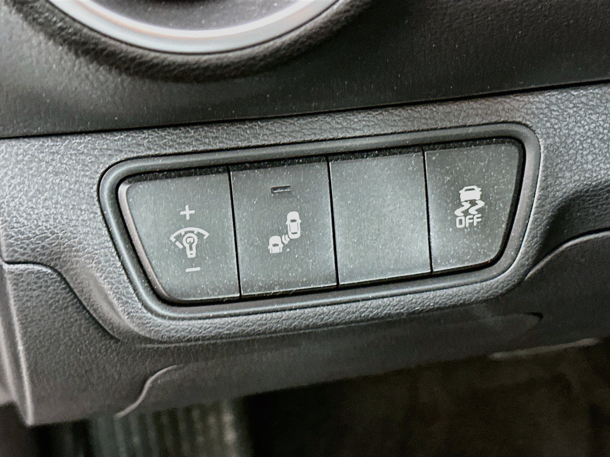 Used 2023 Kia Forte LXS w/ LXS Technology Package FWD image 17