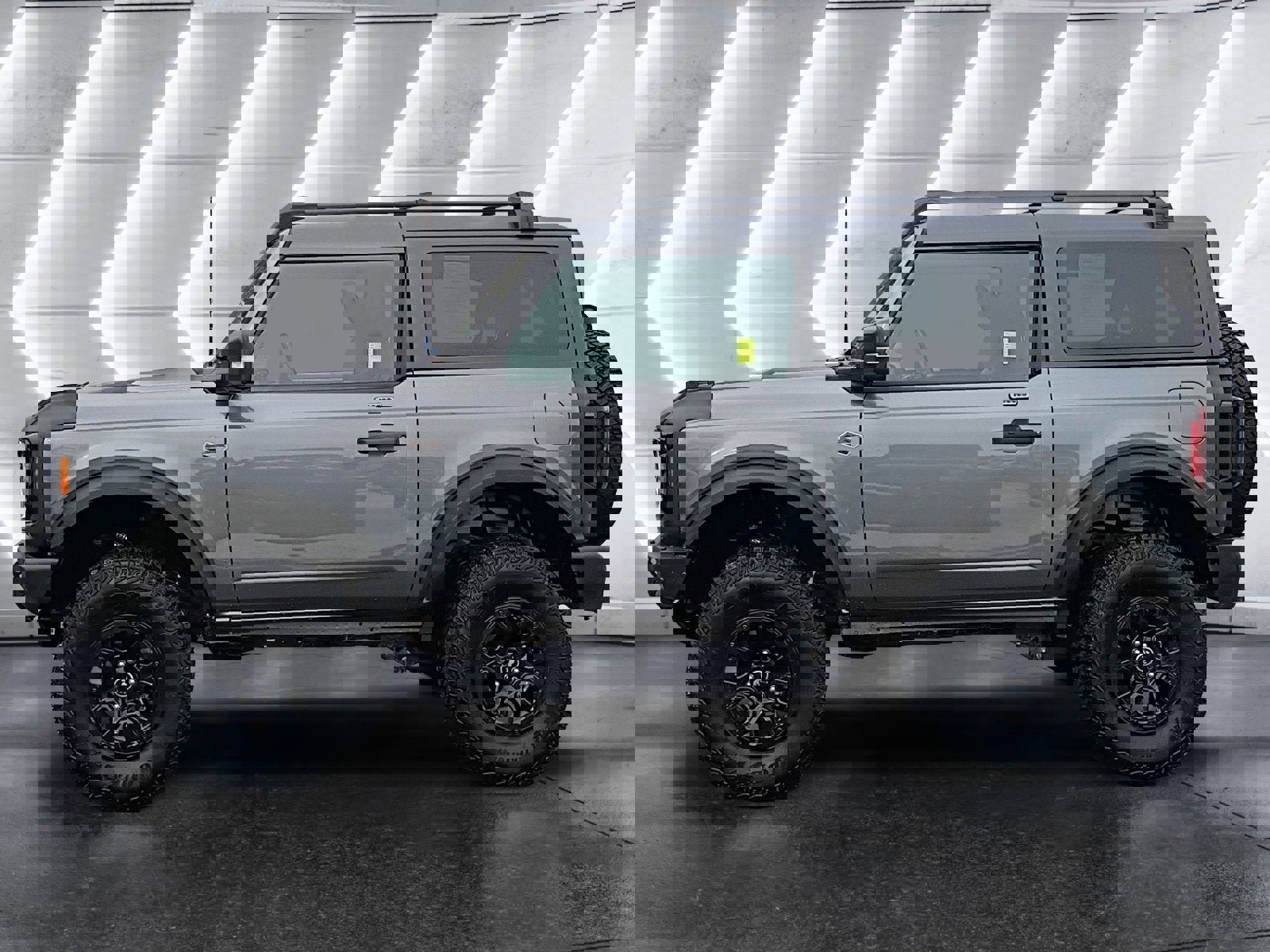 Used 2022 Ford Bronco Wildtrak image 3