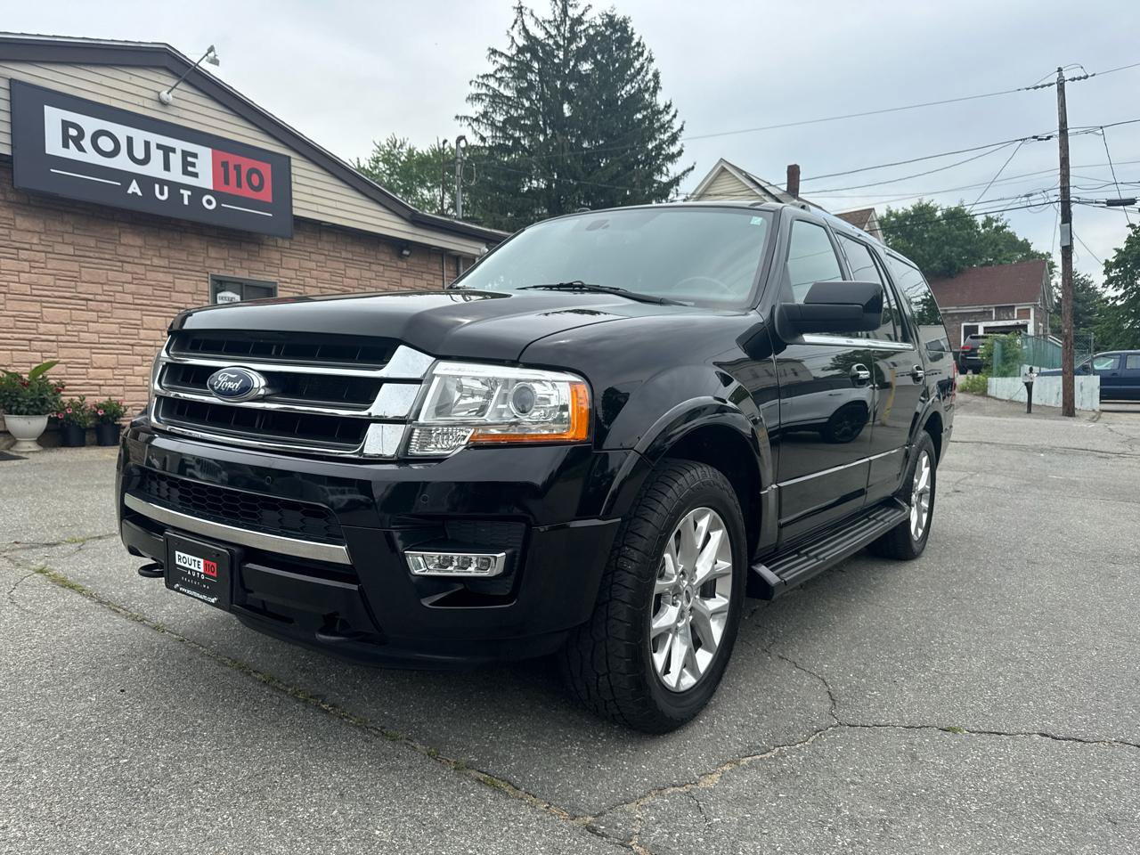 Used 2017 Ford Expedition Limited AWD/4WD image 1