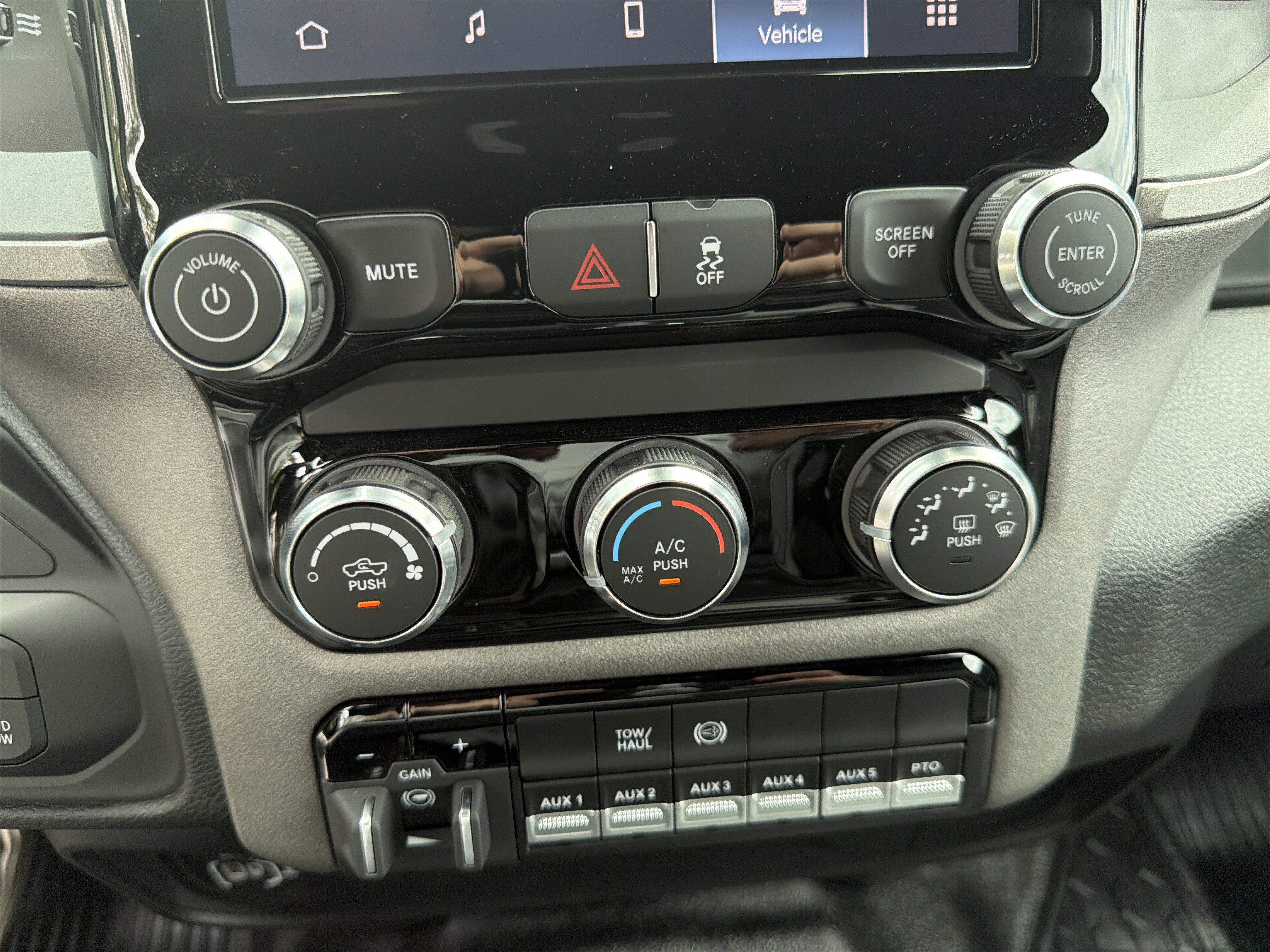New 2026 RAM 3500 Tradesman AWD/4WD image 33