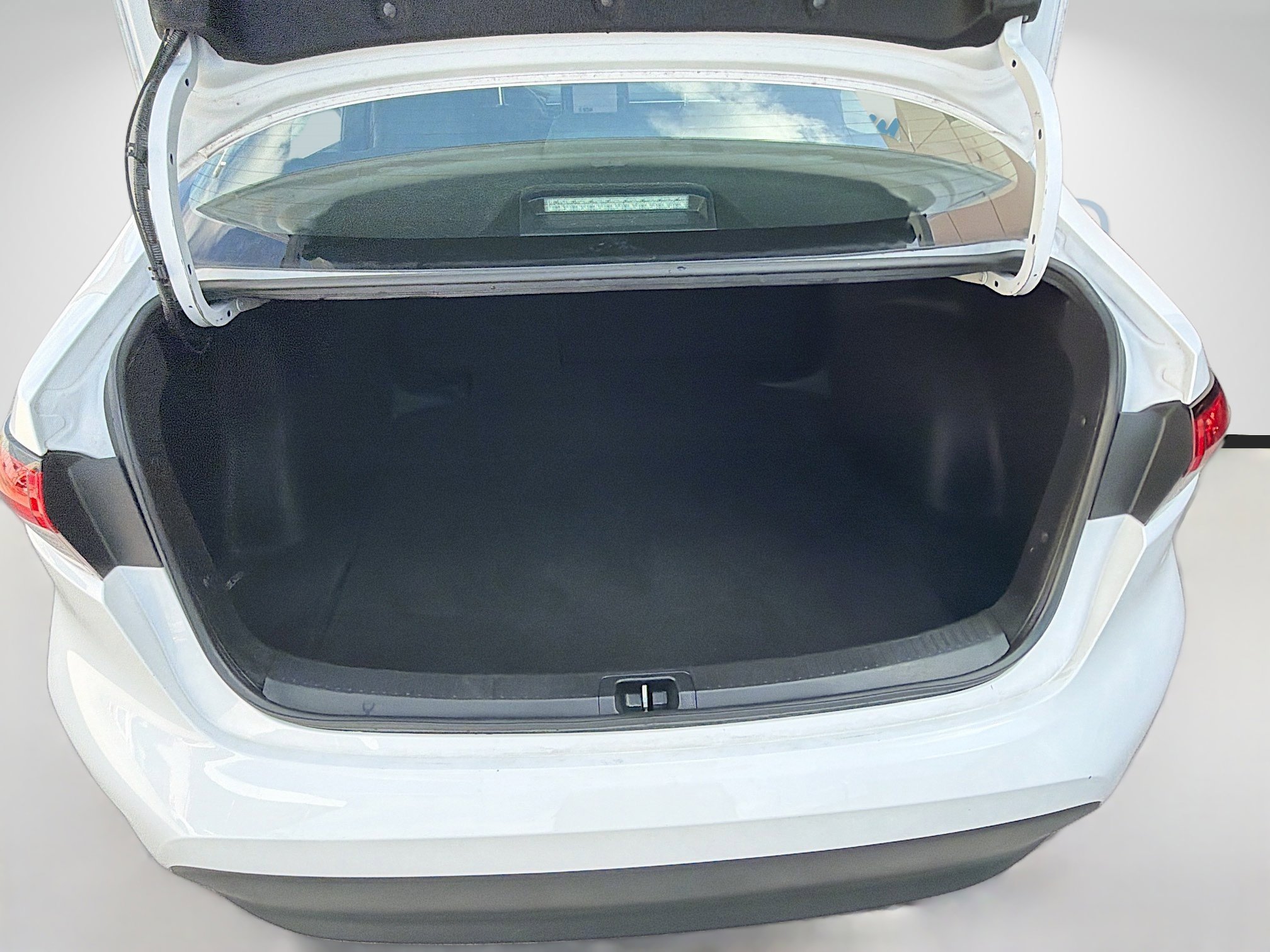 Used 2024 Toyota Corolla LE image 25