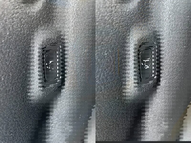 Used 2018 Jeep Compass Limited w/ Navigation Group image 27