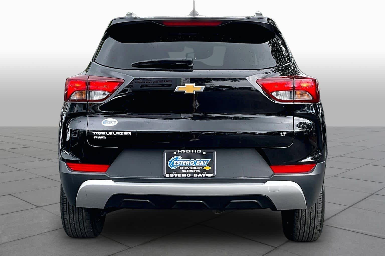 Used 2023 Chevrolet TrailBlazer LT w/ Convenience Package AWD/4WD image 5