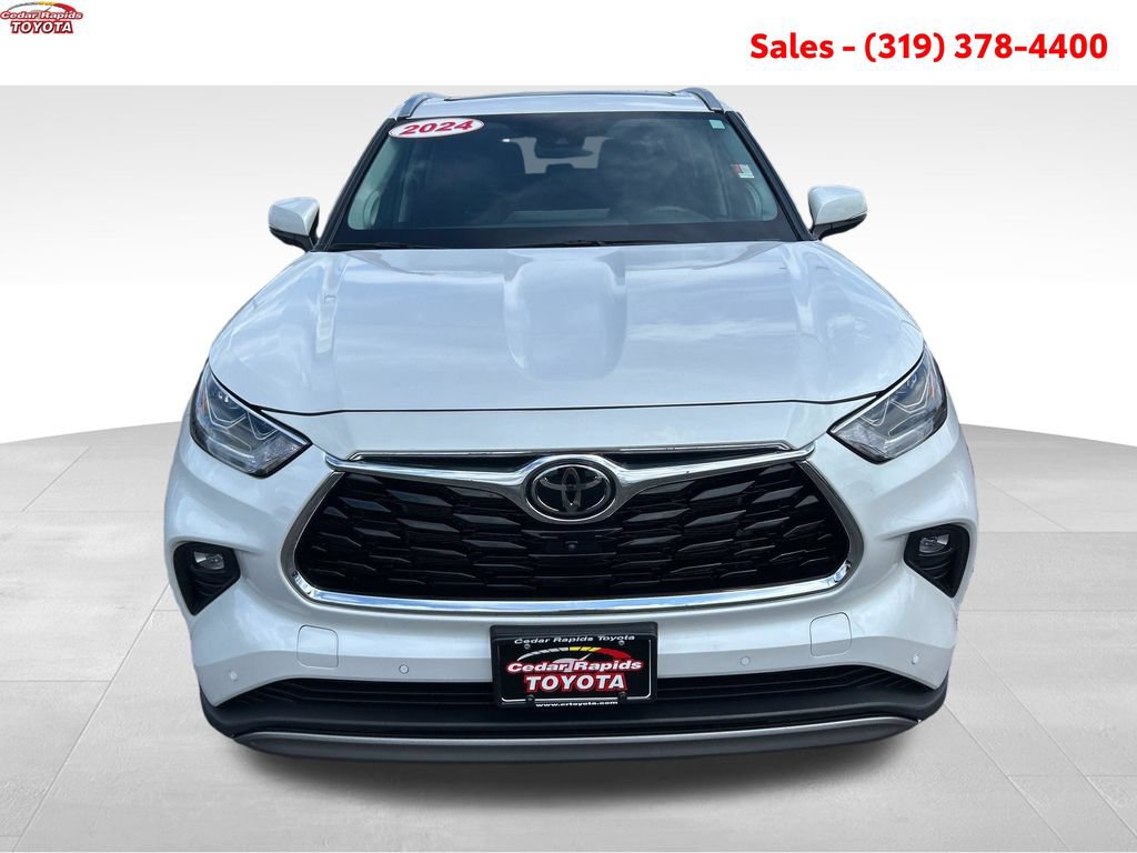 Certified 2024 Toyota Highlander Platinum AWD/4WD image 11
