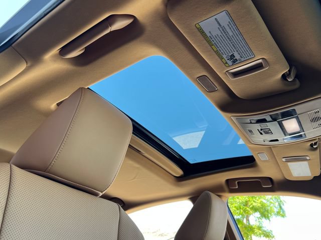 Used 2025 Lexus ES 300h w/ Premium Package FWD image 52