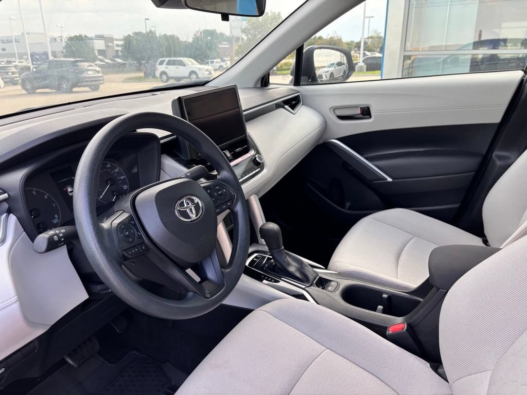Used 2023 Toyota Corolla Cross L FWD image 10