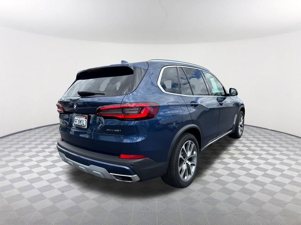 Used 2022 BMW X5 xDrive40i w/ Premium Package AWD/4WD image 4