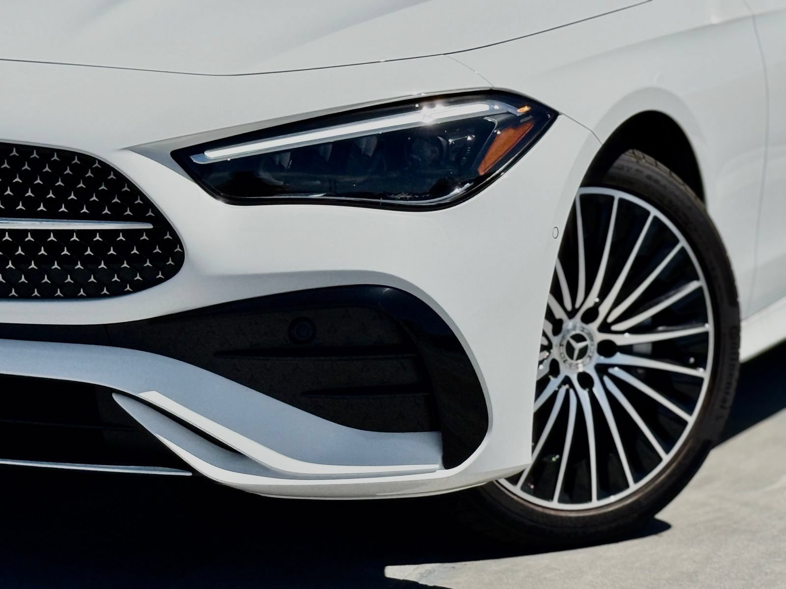 New 2026 Mercedes-Benz CLE 300 4MATIC Coupe image 4