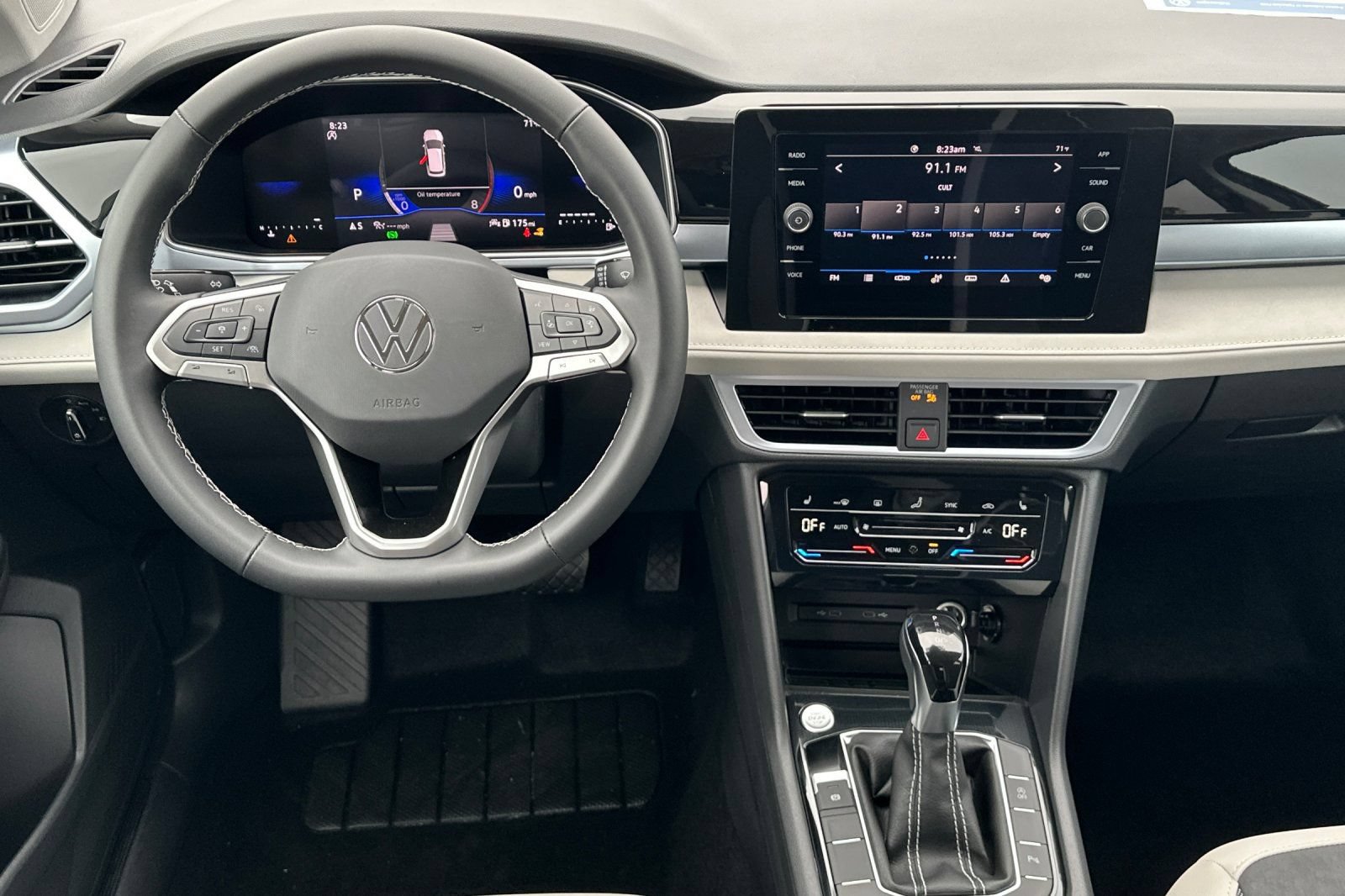 New 2026 Volkswagen Taos SE FWD image 14