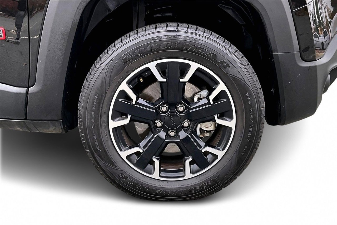 Certified 2023 Jeep Renegade Trailhawk image 32