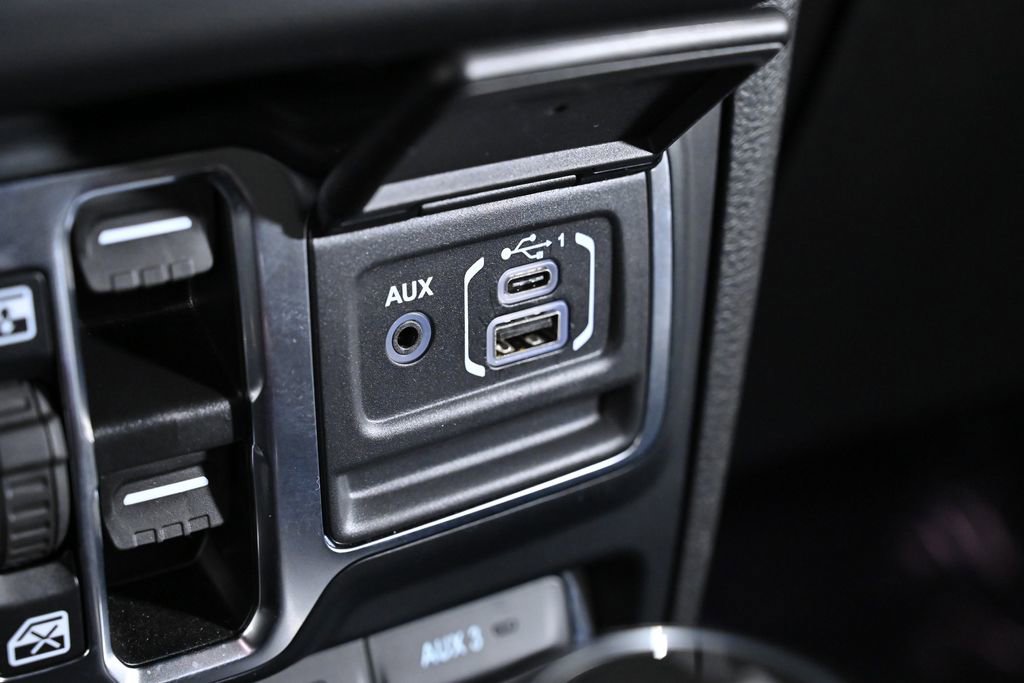 Used 2024 Jeep Wrangler High Altitude image 21