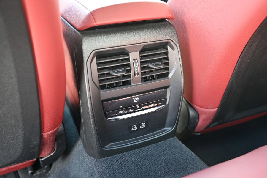 Used 2025 BMW 330i xDrive Sedan AWD/4WD image 19