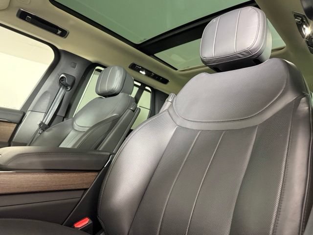 Used 2024 Land Rover Range Rover SE AWD/4WD image 5