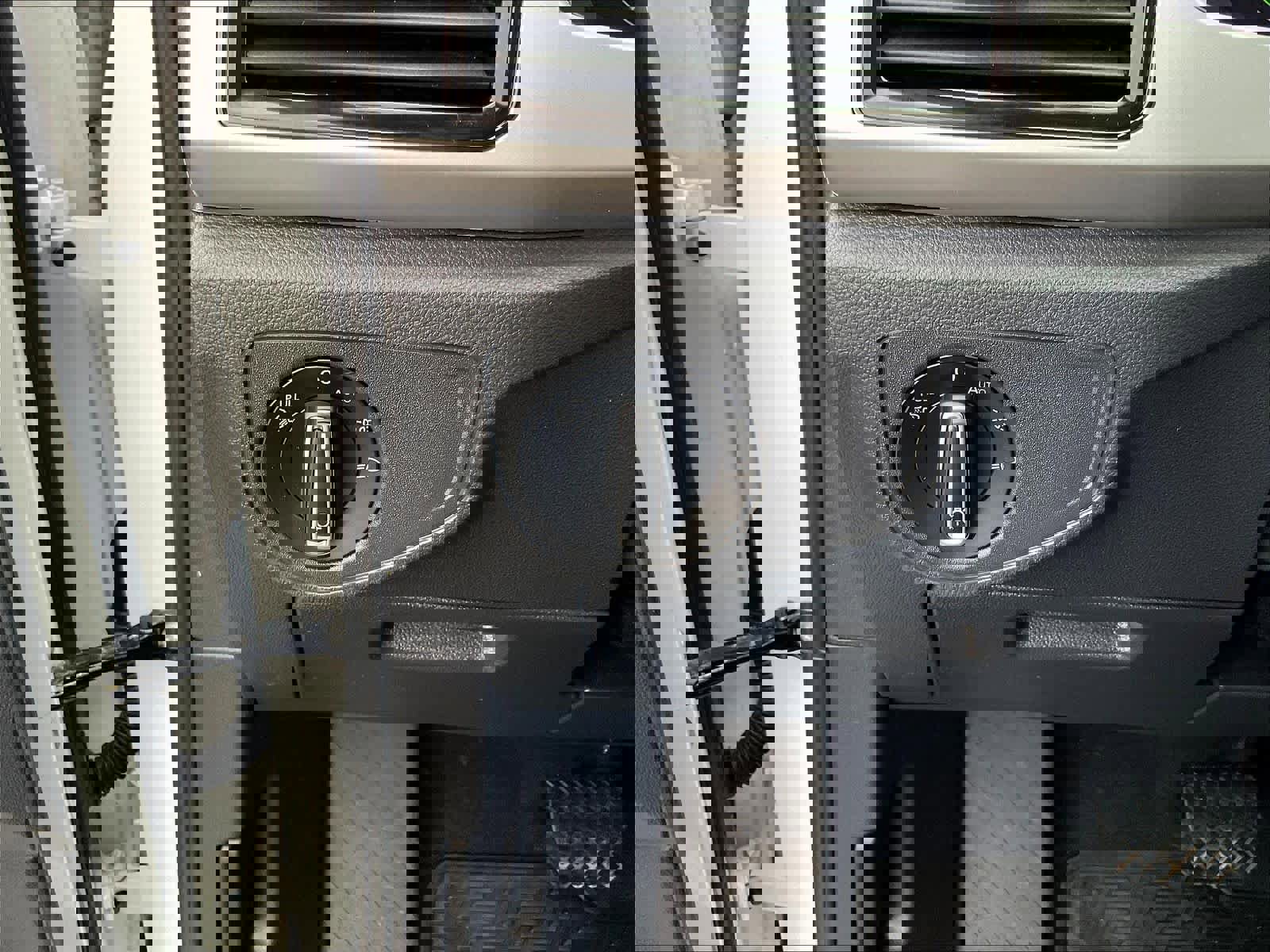 Used 2023 Volkswagen Atlas SE image 28