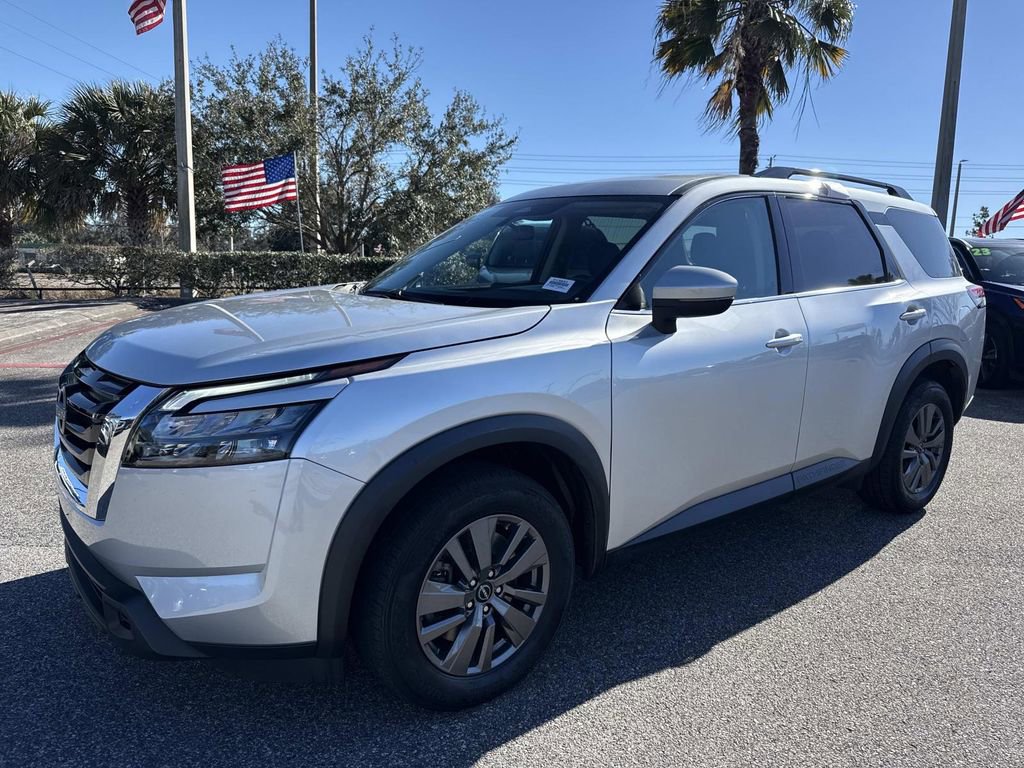 Certified 2024 Nissan Pathfinder SV image 8