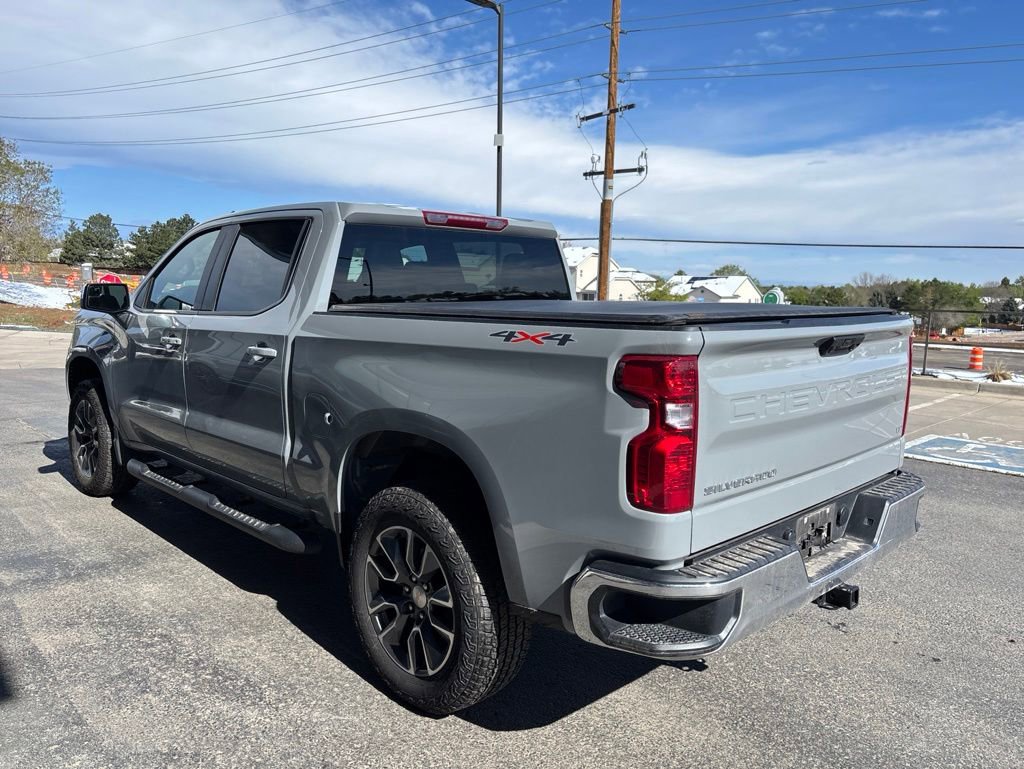 Used 2024 Chevrolet Silverado 1500 LT AWD/4WD image 6