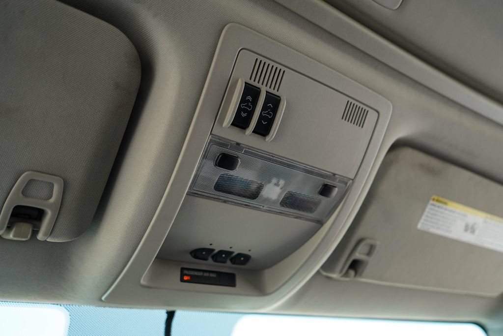 Used 2013 Chevrolet Avalanche LTZ RWD image 11