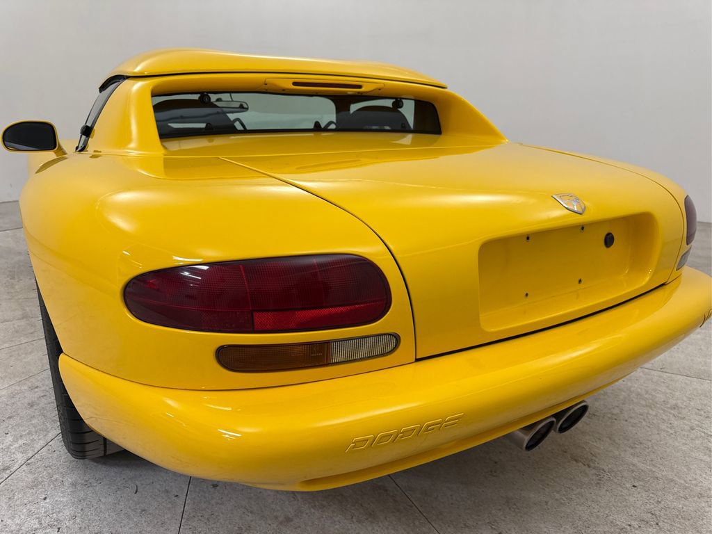 Used 2002 Dodge Viper RT/10 image 13