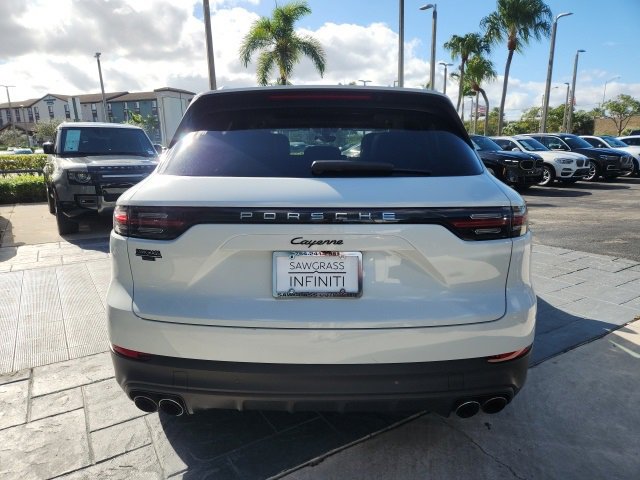 Used 2021 Porsche Cayenne w/ Premium Package image 11