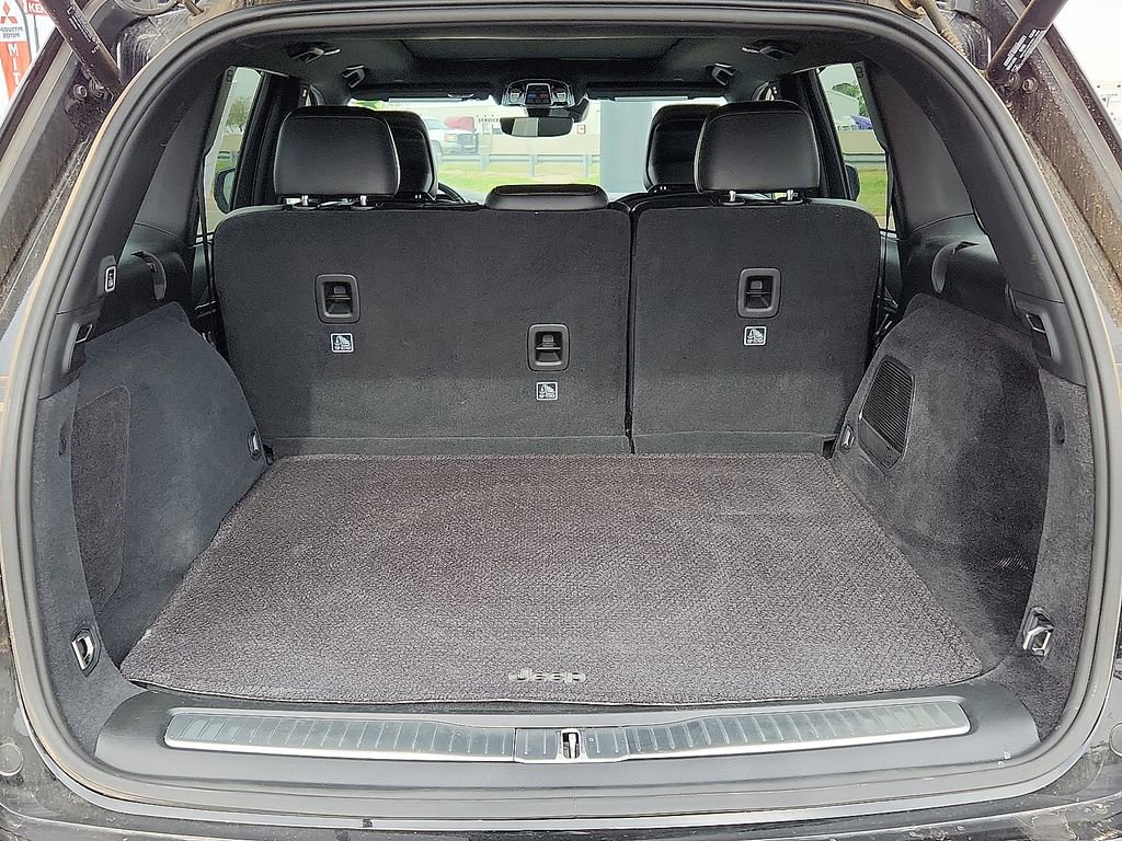 Used 2024 Jeep Grand Cherokee Summit w/ Luxury Tech Group V image 6