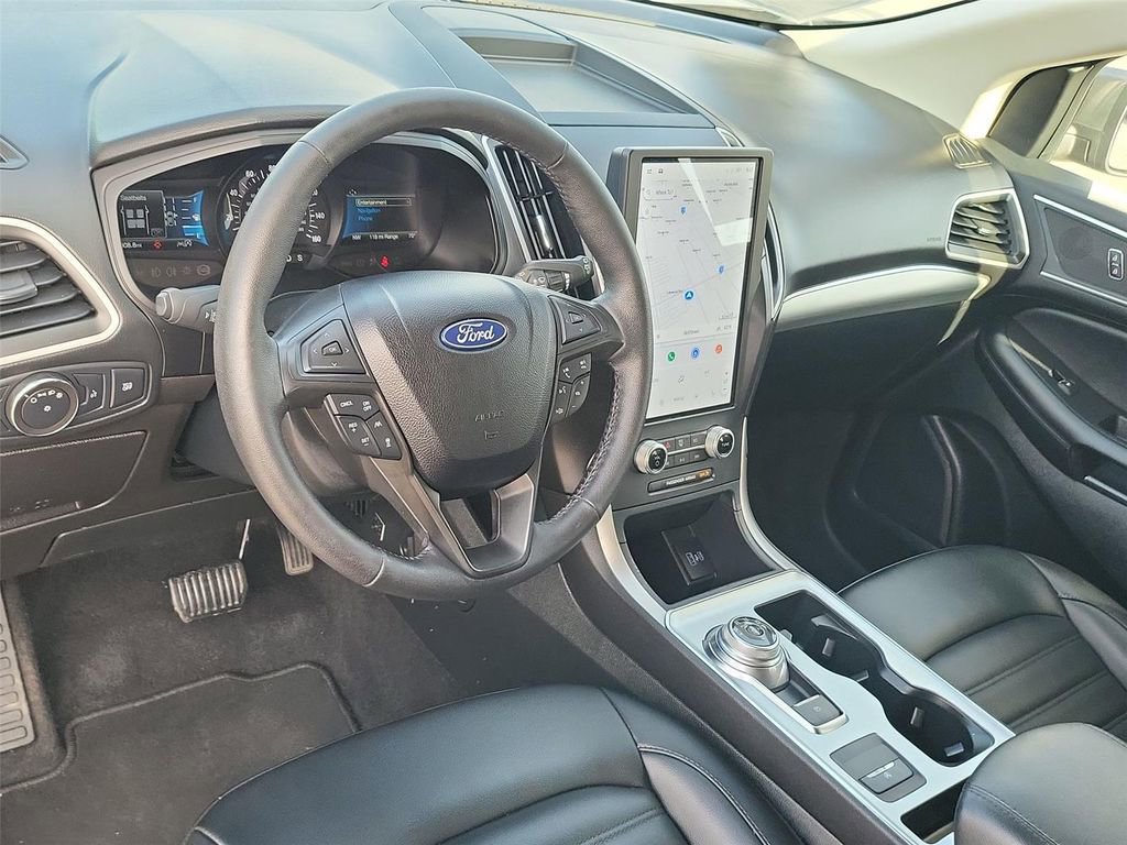 Used 2022 Ford Edge SEL image 2