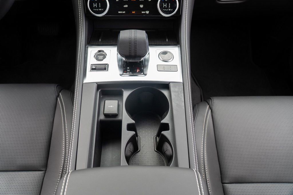 Used 2025 Jaguar F-PACE R-Dynamic S AWD/4WD image 19