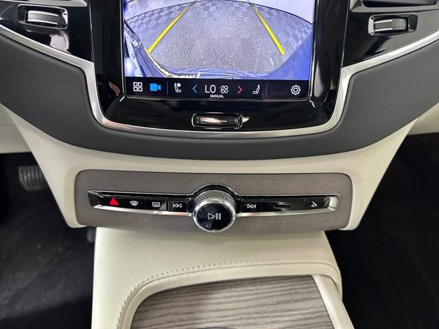 Used 2024 Volvo XC90 T8 Ultimate w/ Lounge Package image 23
