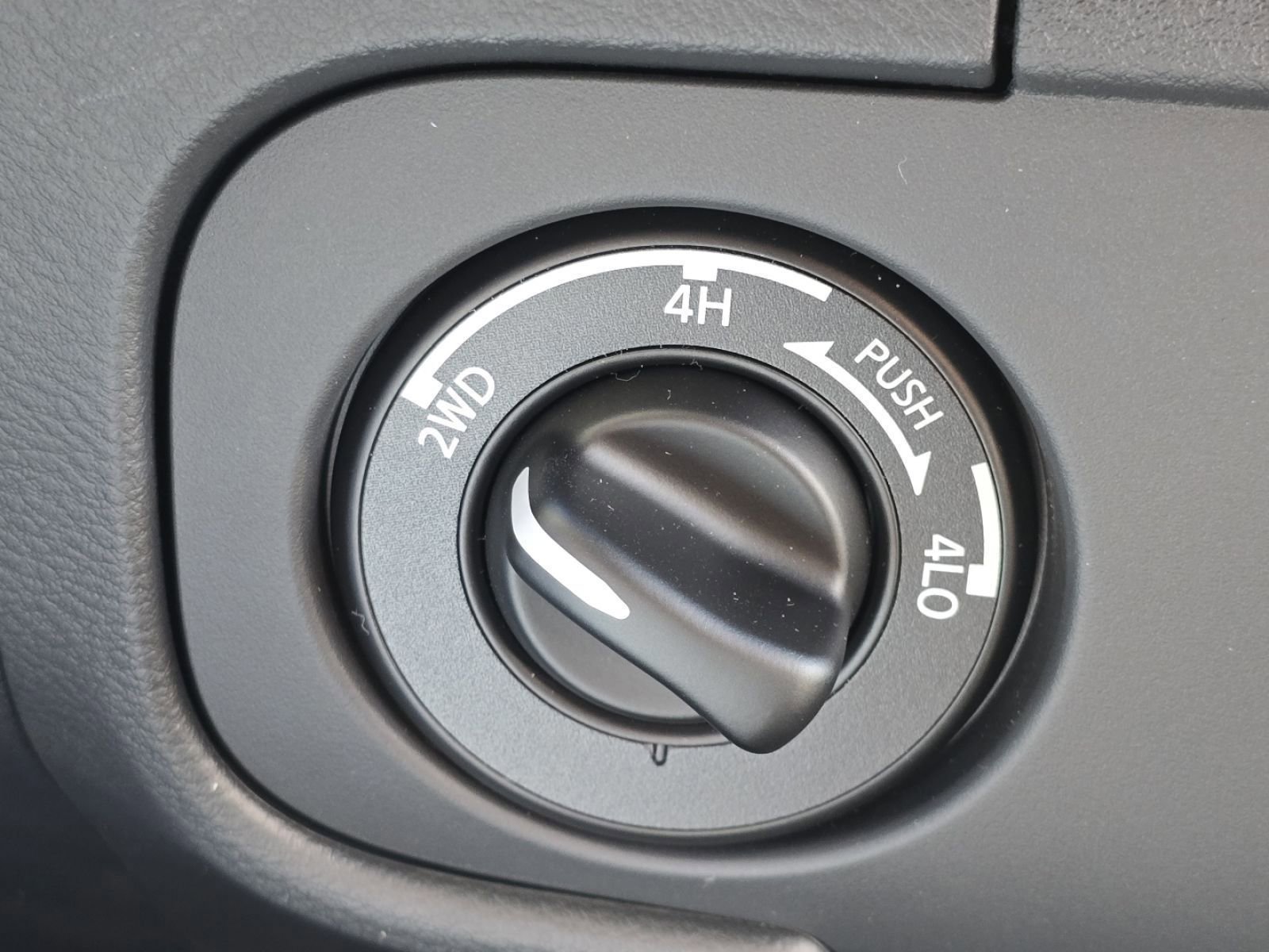 New 2026 Nissan Frontier SV w/ Tow Package image 17