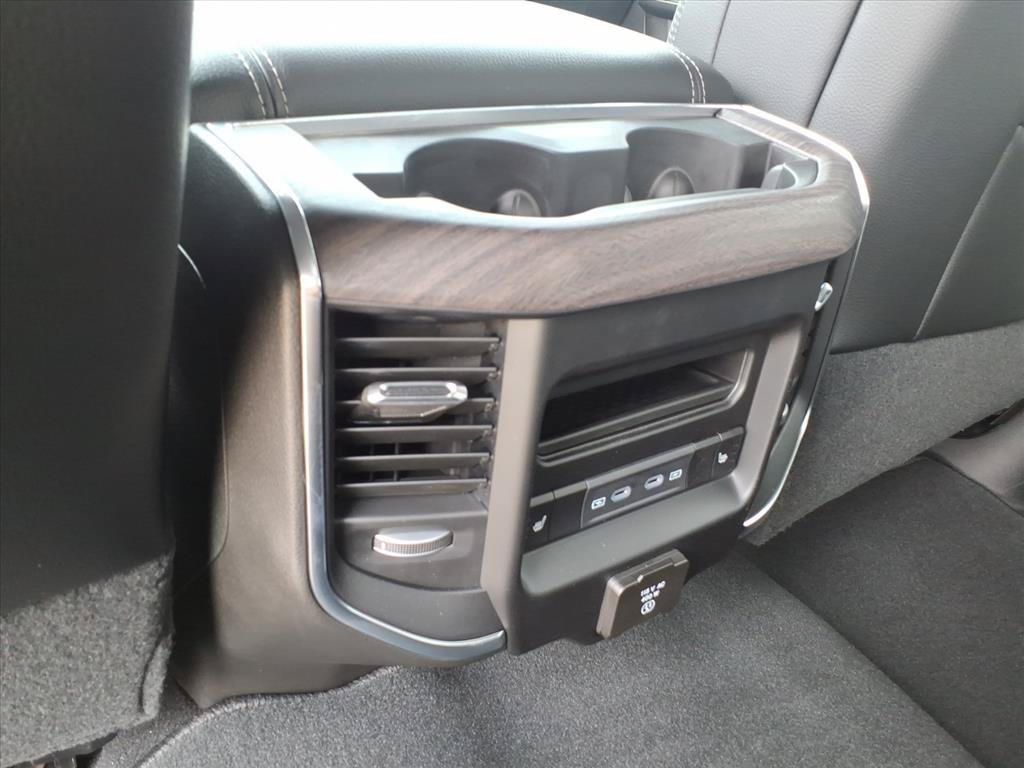 New 2026 RAM 2500 Laramie AWD/4WD image 16