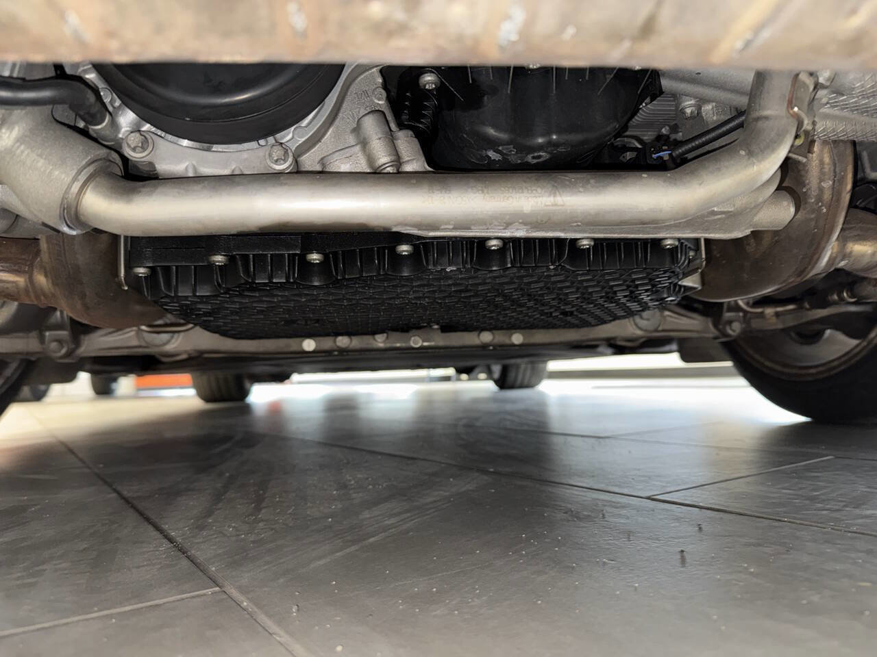 Used 2019 Porsche 911 Carrera 4 w/ Sportdesign Package image 39