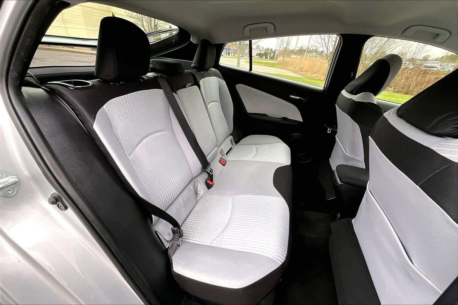 Used 2016 Toyota Prius Two image 20