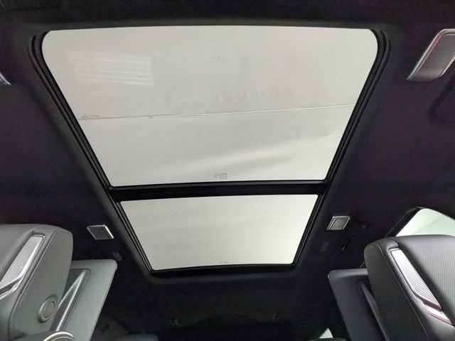 New 2026 Cadillac Escalade Platinum Luxury w/ LPO, Floor Liner Package AWD/4WD image 9