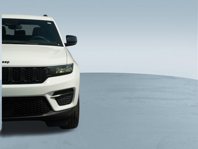 Used 2023 Jeep Grand Cherokee Altitude AWD/4WD image 38