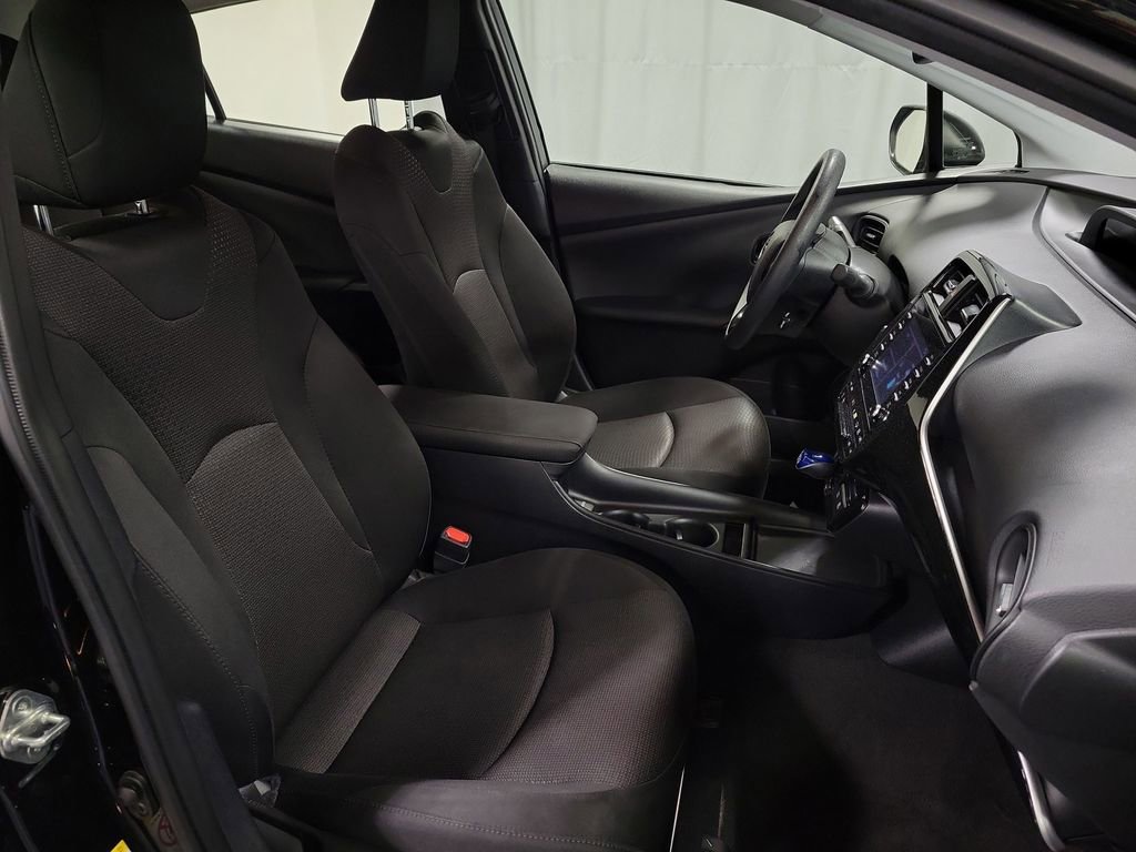 Used 2022 Toyota Prius LE image 24