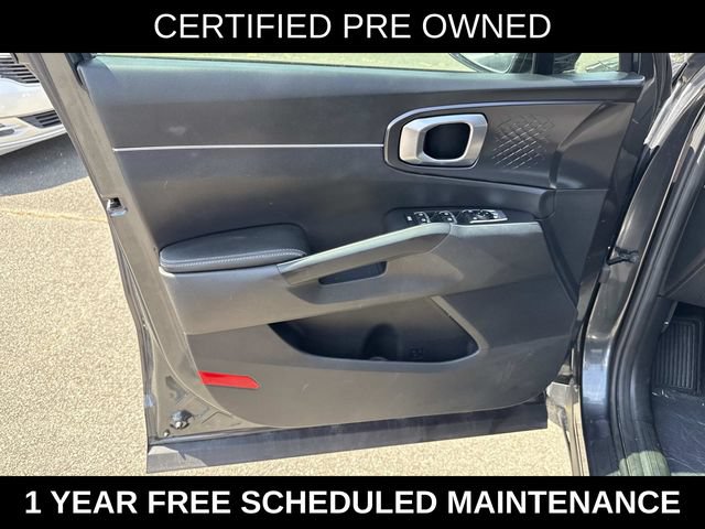 Used 2023 Kia Sorento LX AWD/4WD image 13