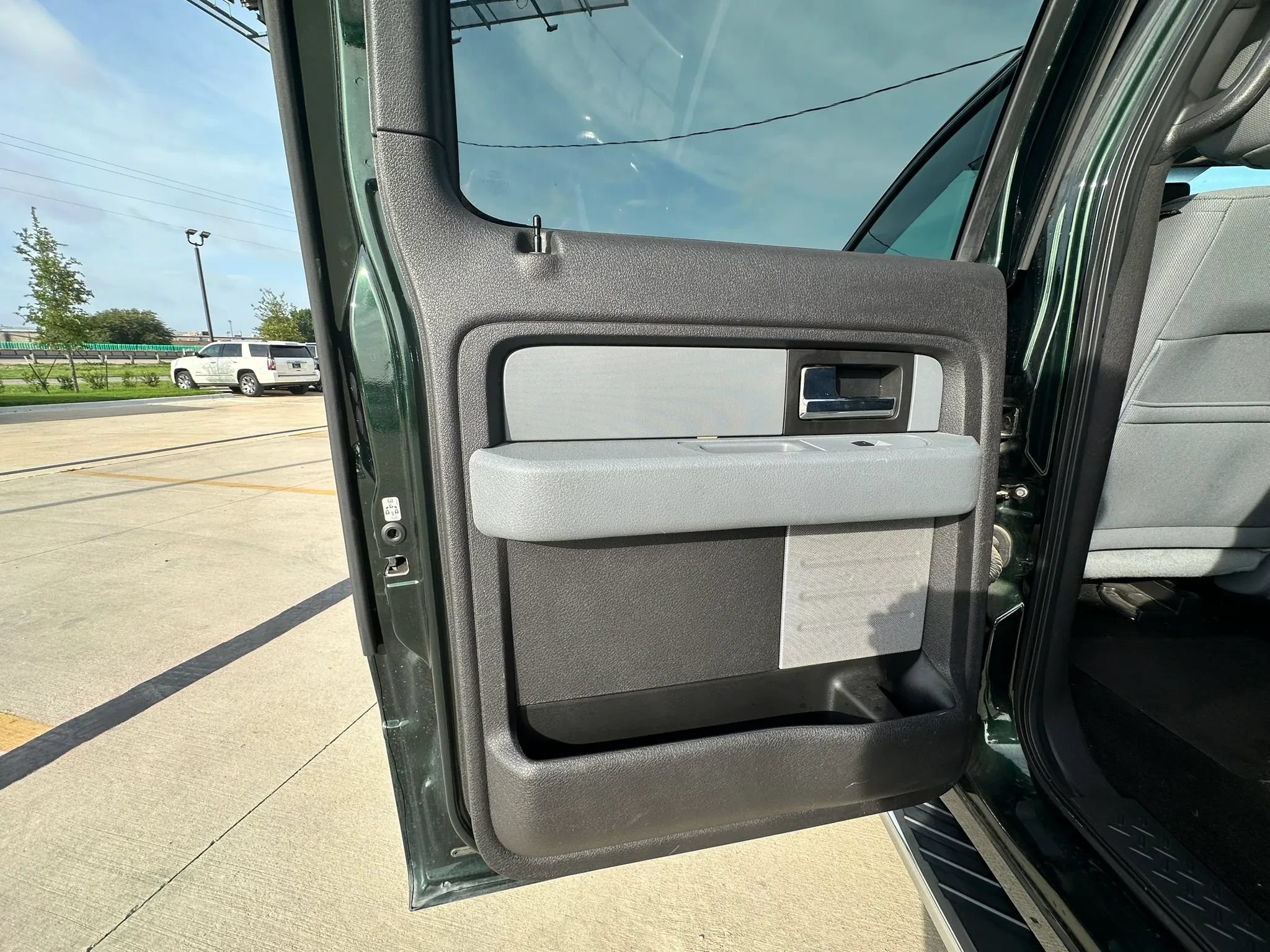 Used 2012 Ford F150 XLT w/ XLT Chrome Pkg AWD/4WD image 27