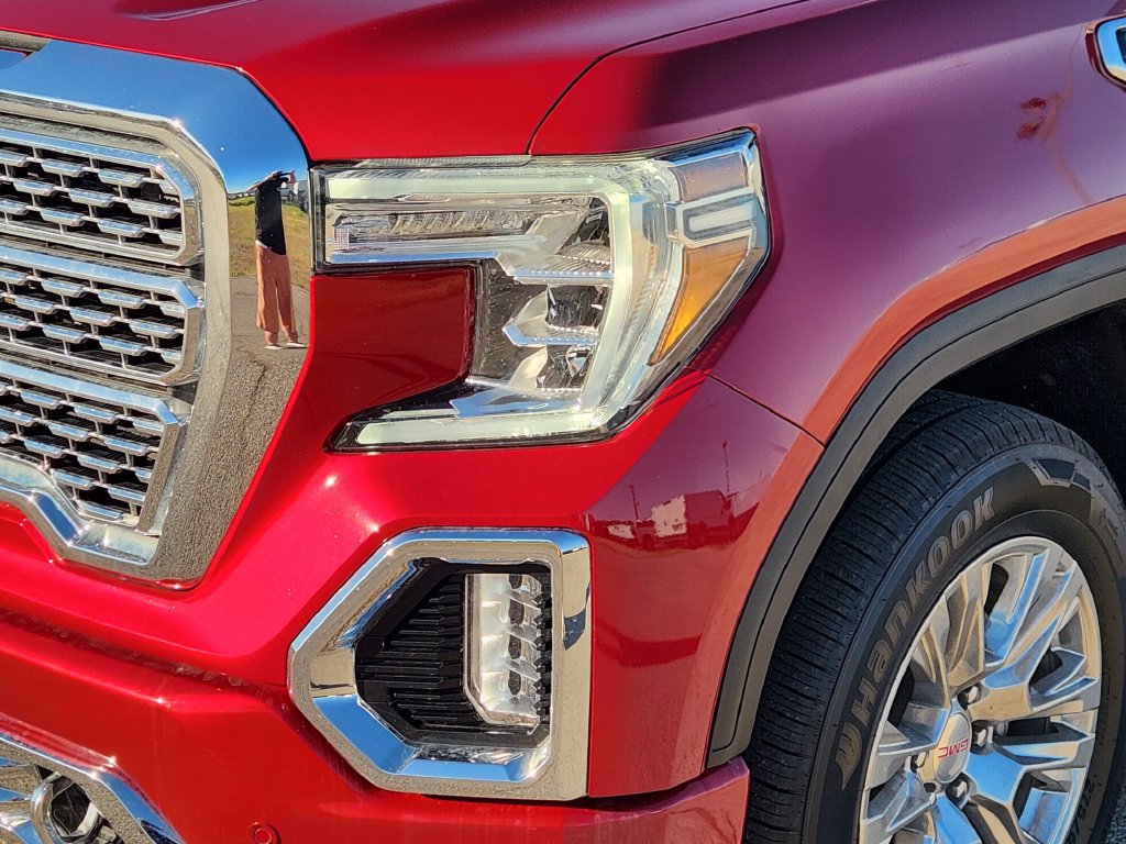 Used 2022 GMC Sierra 1500 Denali w/ Driver Alert Package II AWD/4WD image 8