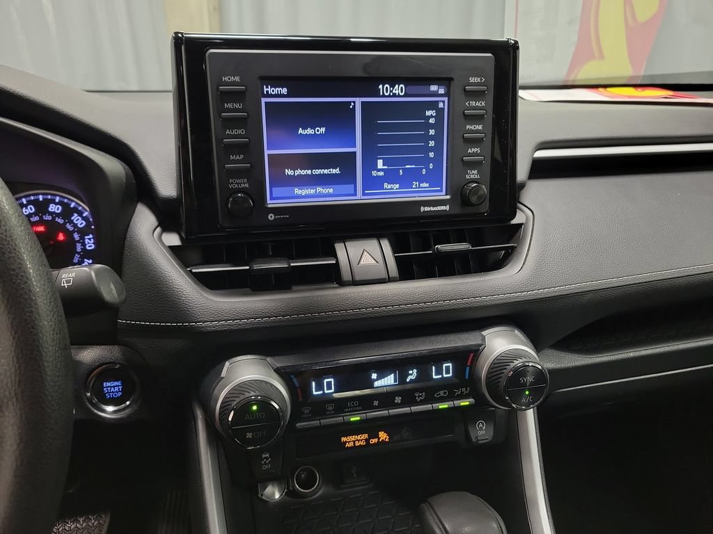 Used 2022 Toyota RAV4 XLE AWD/4WD image 17