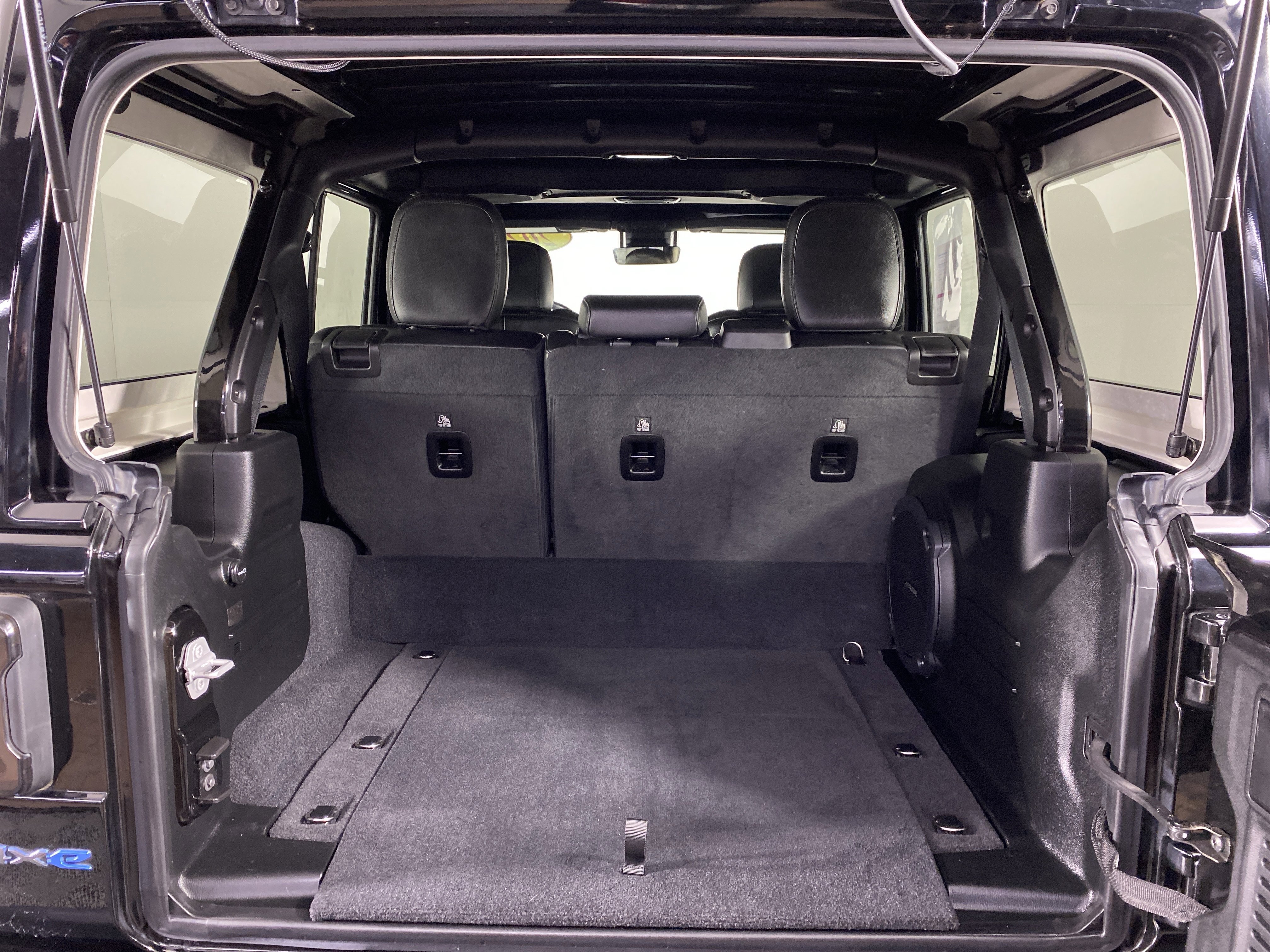 Used 2021 Jeep Wrangler Unlimited Rubicon 4xe w/ Steel Bumper Group image 36