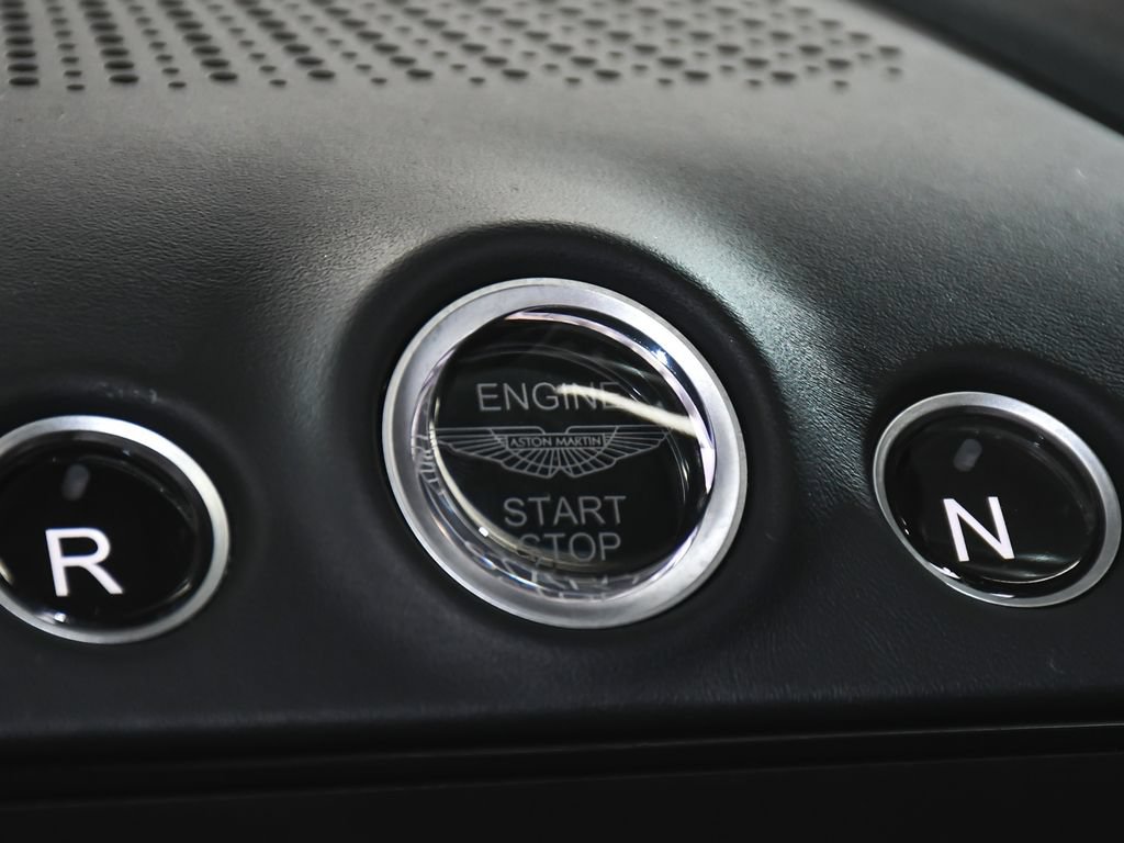 Used 2023 Aston Martin DBX AWD/4WD image 32