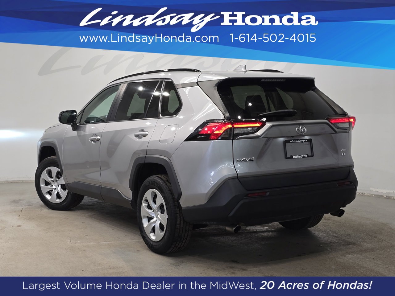 Used 2021 Toyota RAV4 LE image 4