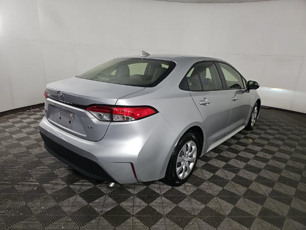 Used 2023 Toyota Corolla LE FWD image 4