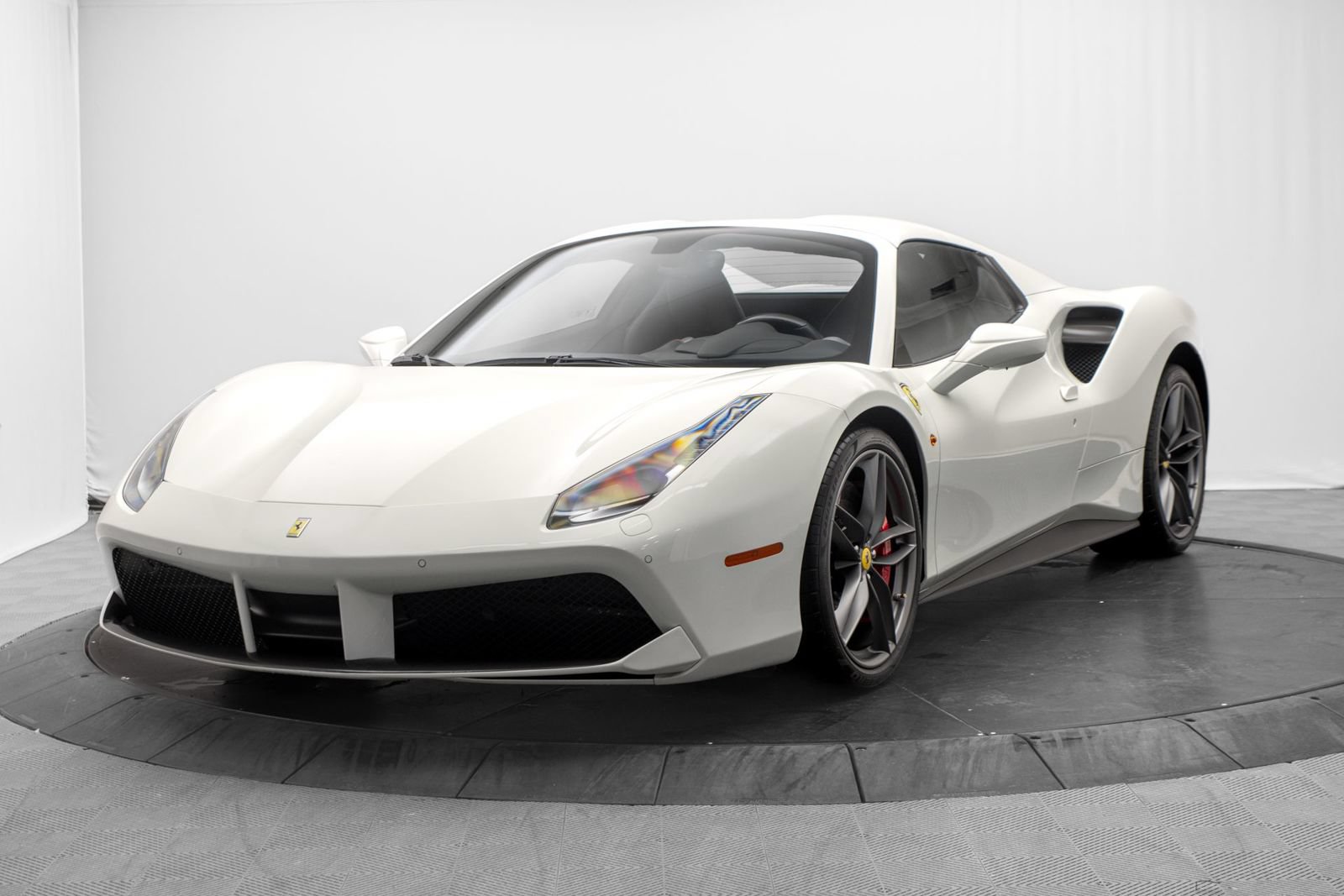 Used 2018 Ferrari 488 Spider RWD image 15