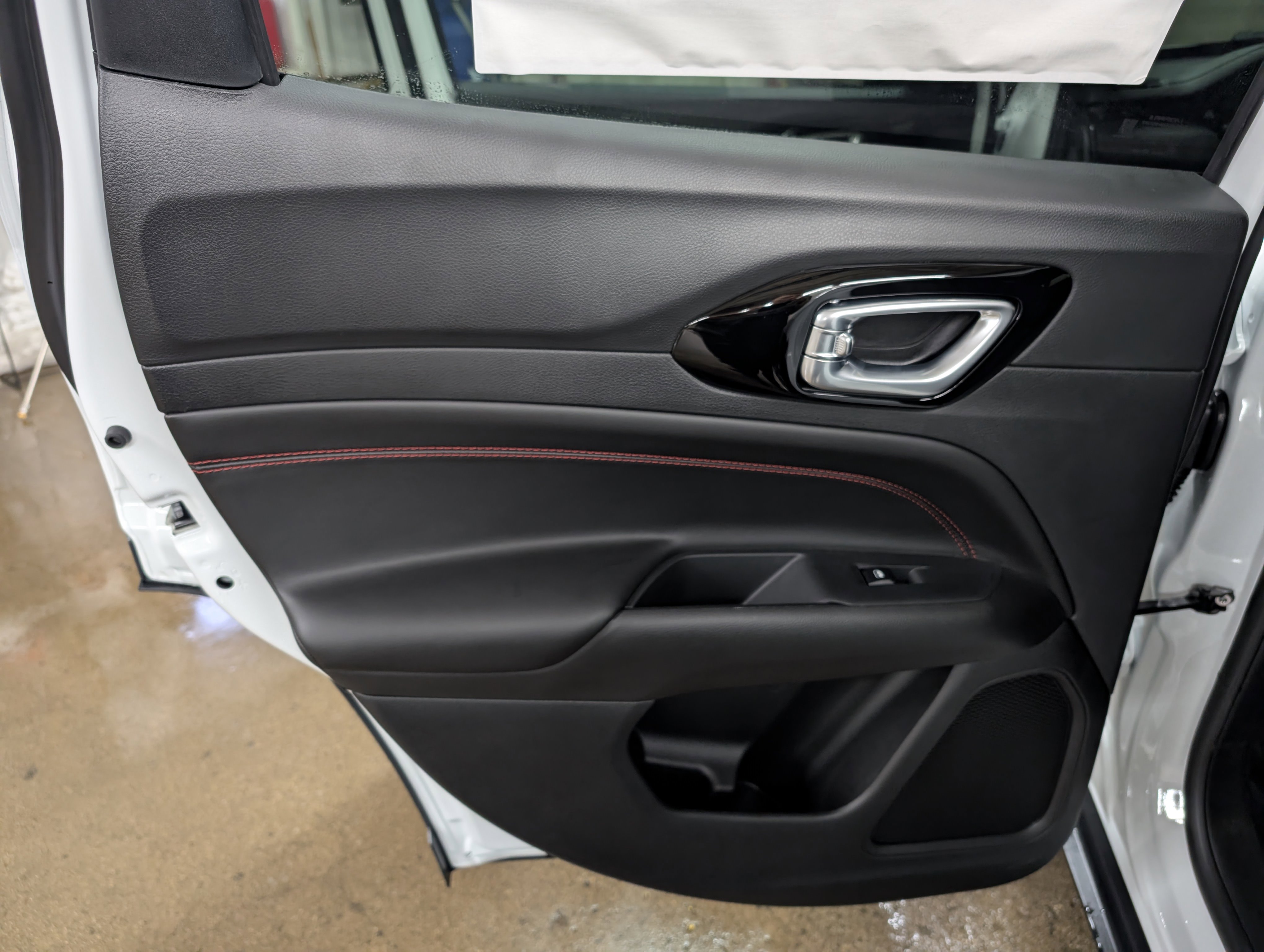 New 2026 Jeep Compass Trailhawk image 17