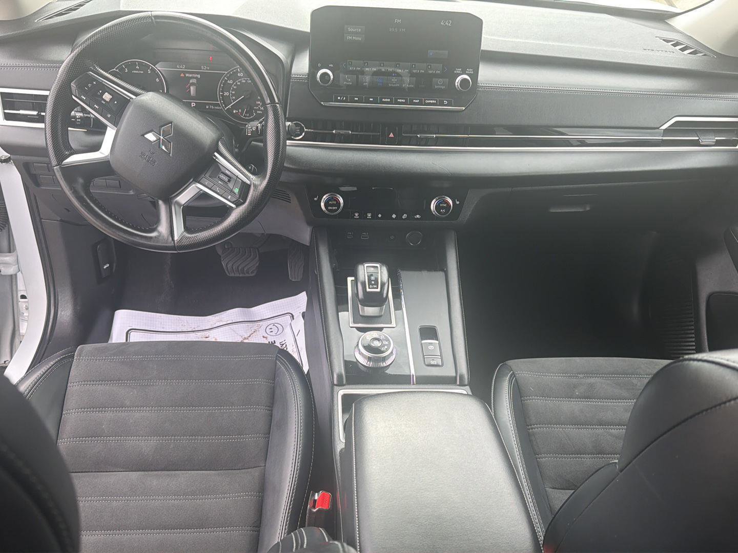 Used 2024 Mitsubishi Outlander SE FWD image 31