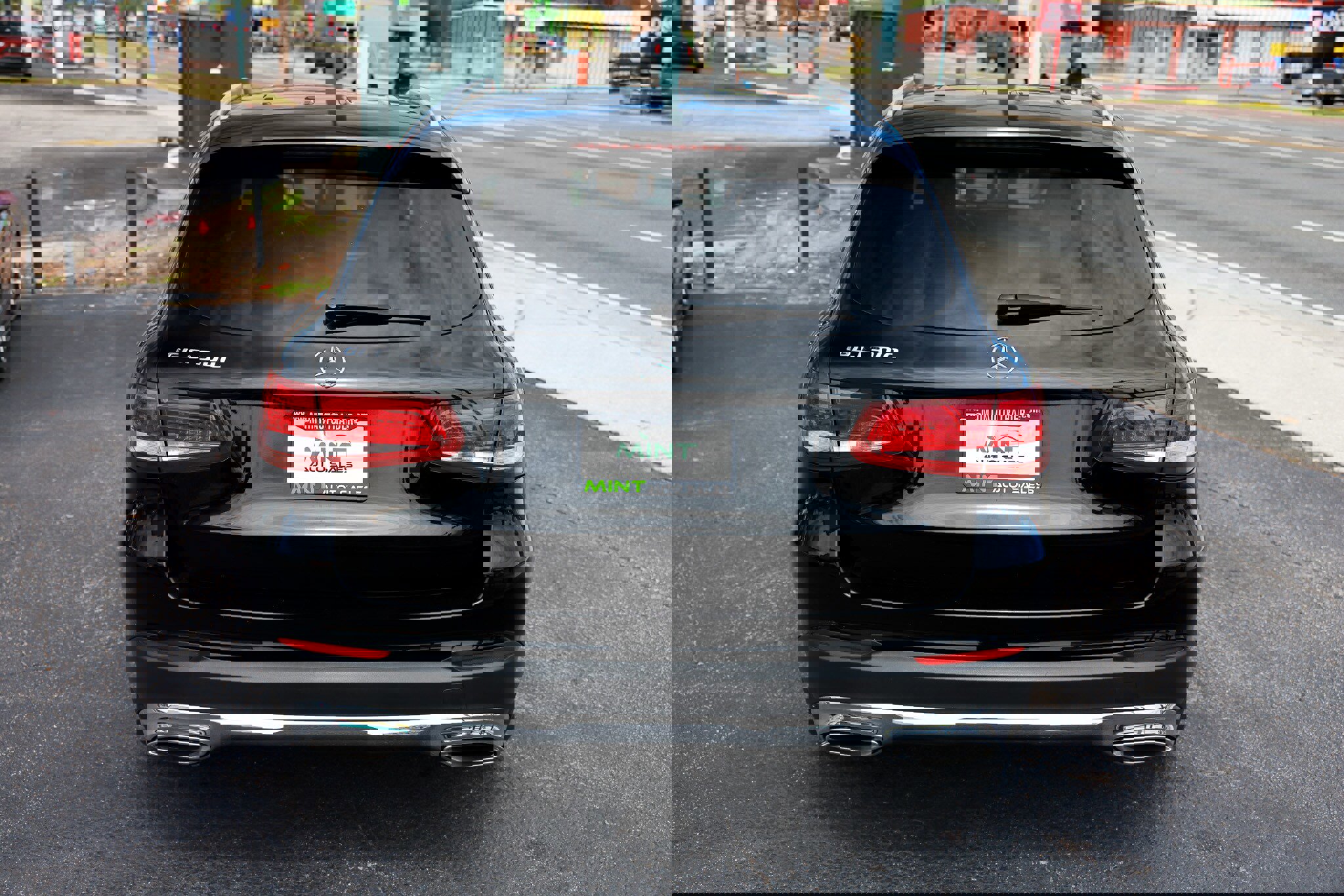 Used 2019 Mercedes-Benz GLC 300 w/ Premium Package image 13