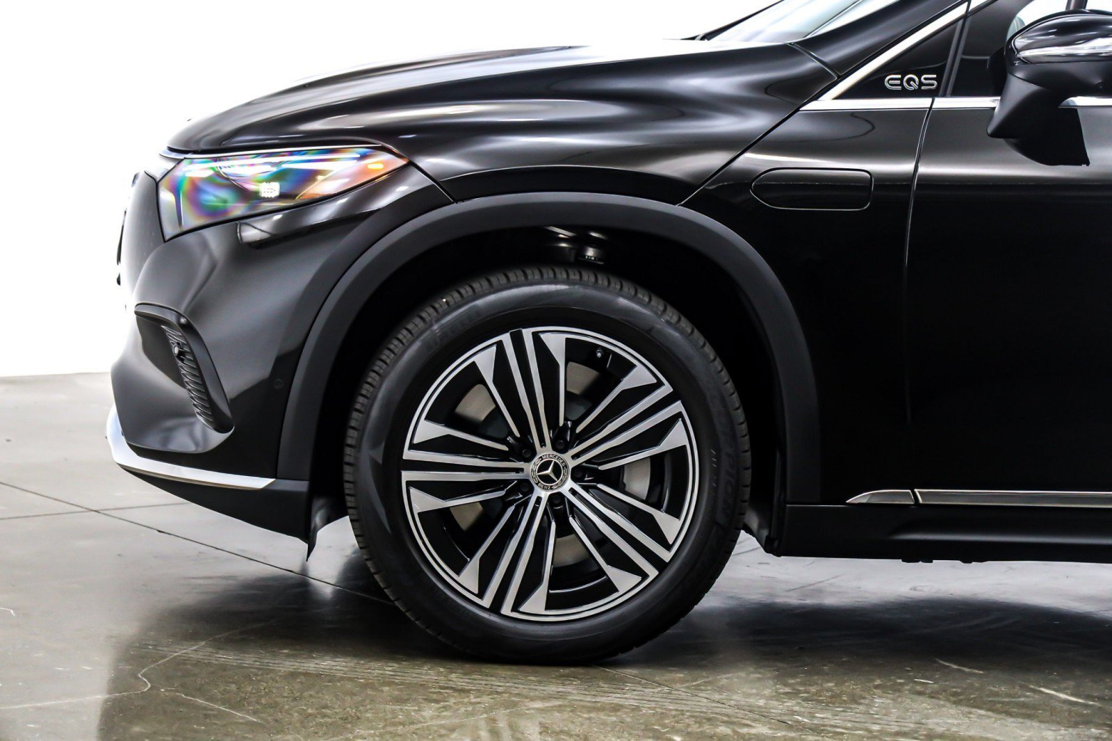 New 2026 Mercedes-Benz EQS 400 4MATIC SUV image 10