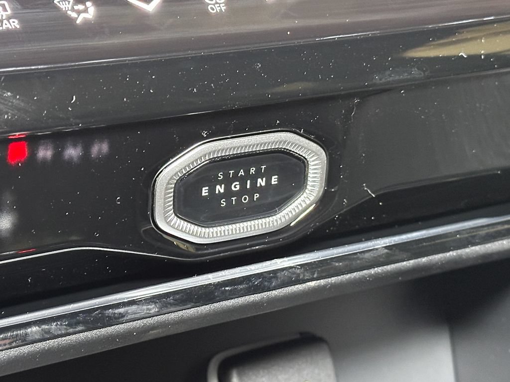 New 2026 Jeep Grand Cherokee Altitude AWD/4WD image 24