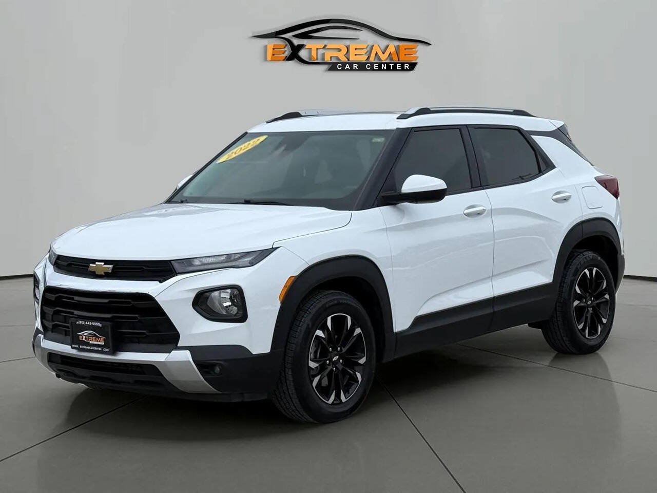 Used 2022 Chevrolet TrailBlazer LT w/ Convenience Package FWD image 2