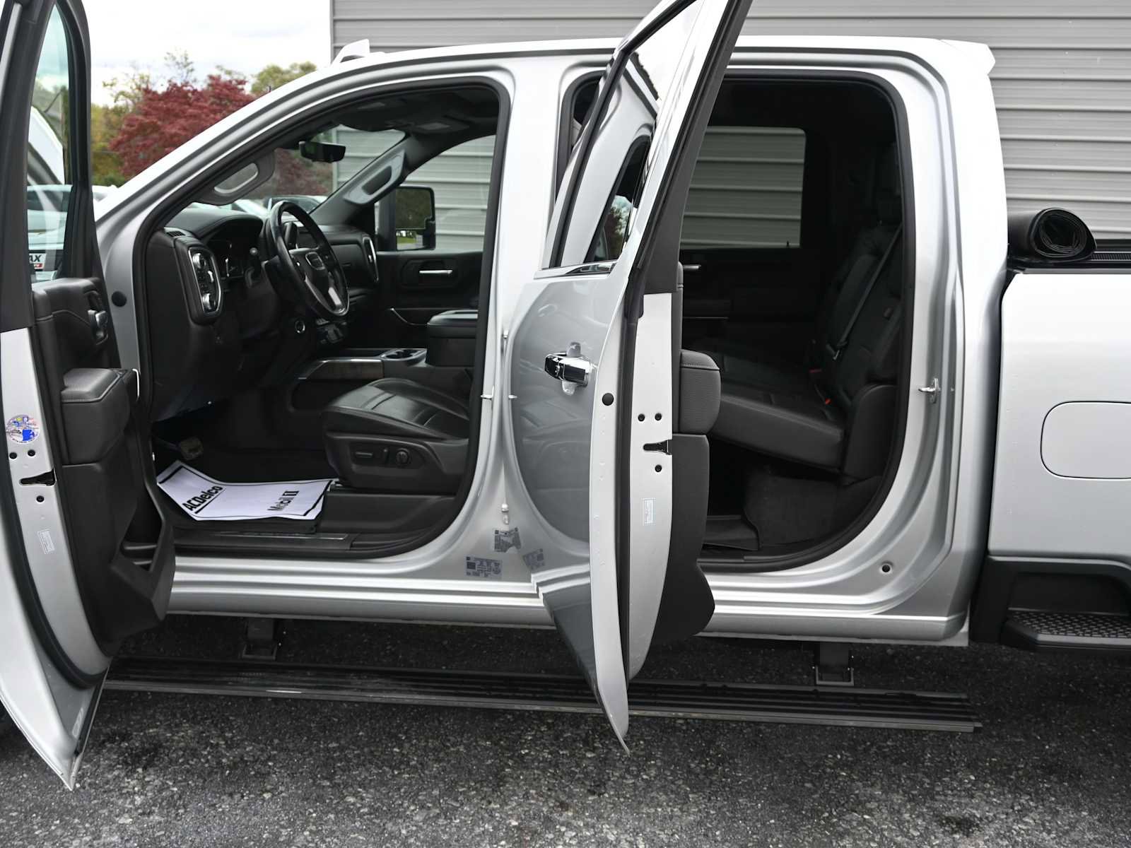 Used 2022 GMC Sierra 3500 Denali w/ Denali Ultimate Package image 22